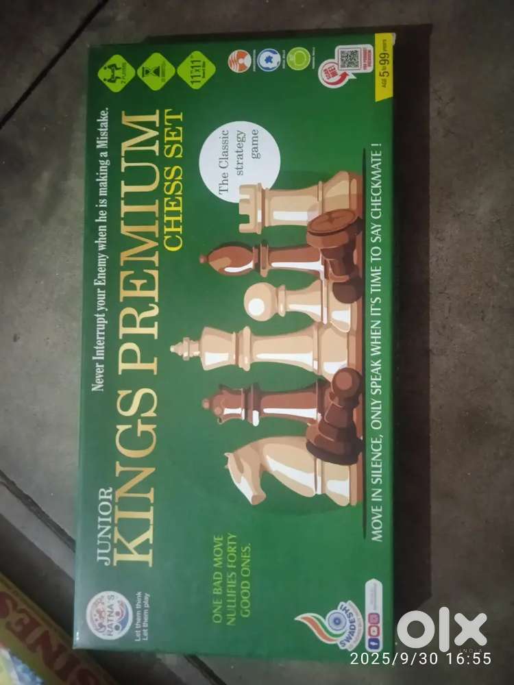 Junior Kings premium chess set