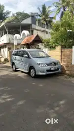 Toyota Innova 2009 company service