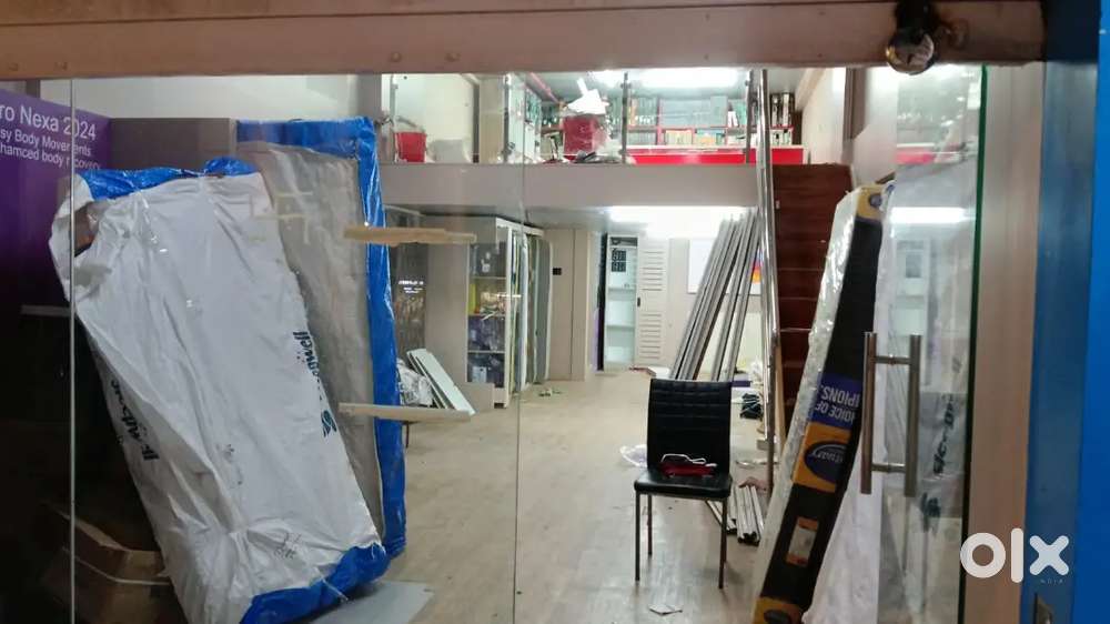 SHOWROOM FOR RENT (1500 SQFT CARPET AREA)