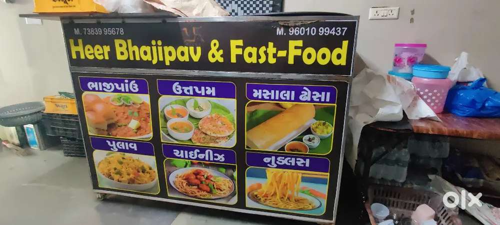 Full Bhajipav and South Indian food setup