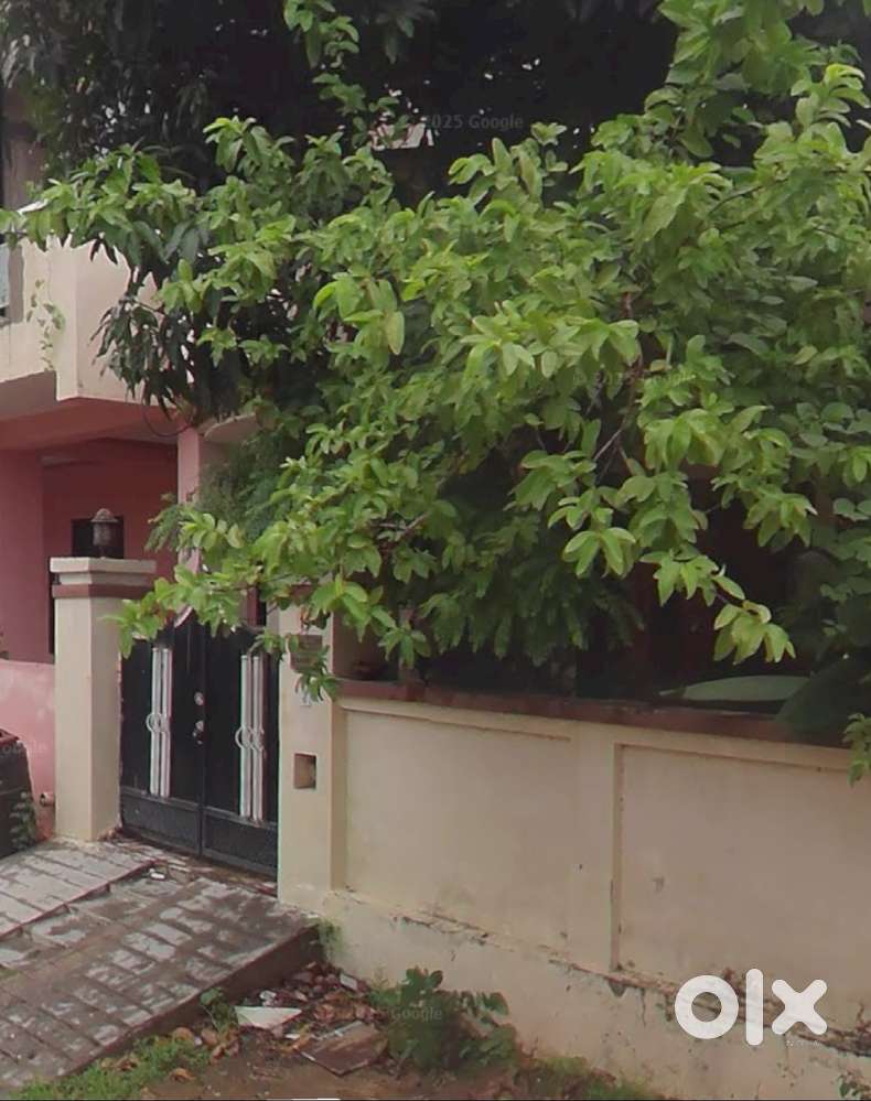 Independent House For Family in Bhartendu Nagar Near Colonel School