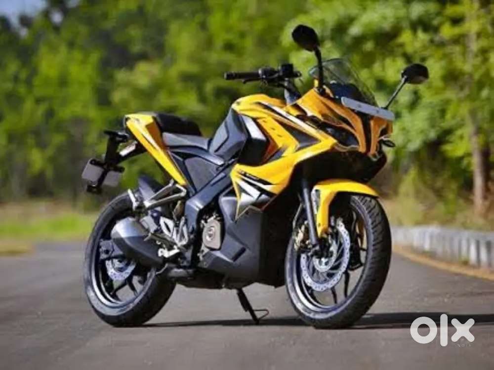 B3 Powerful Engine and less used Rs200 Bumble bee