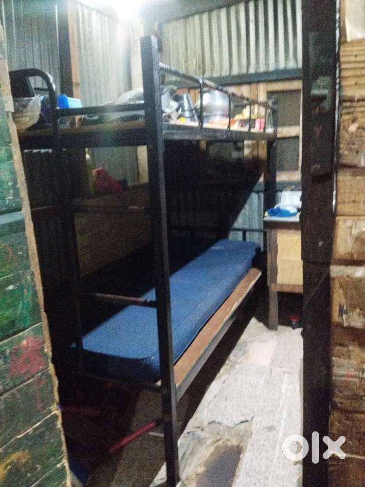 Double bed hostel type 6:30 by 5 FIT