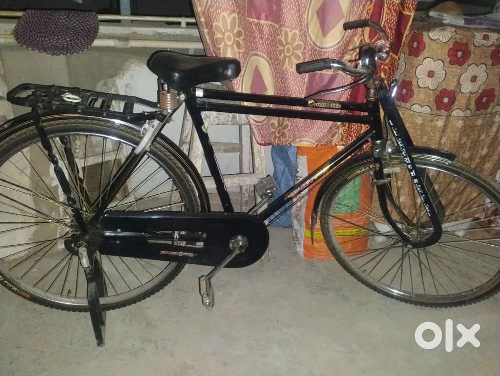 Hero ki cycle hai yah bechni hai rate 5400