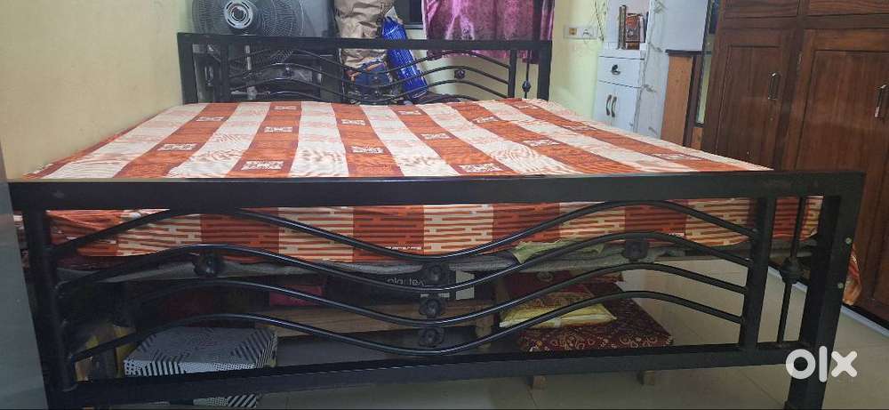 Iron Bed king size + Mattress King size 4 Inch