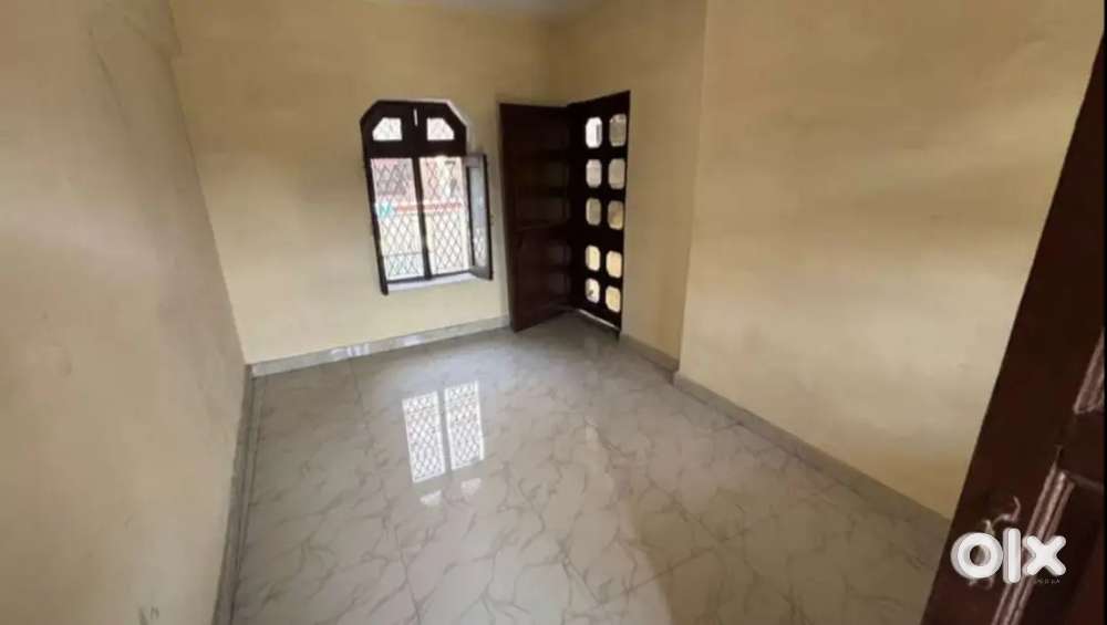 2bhk for rent with balcony in front of park