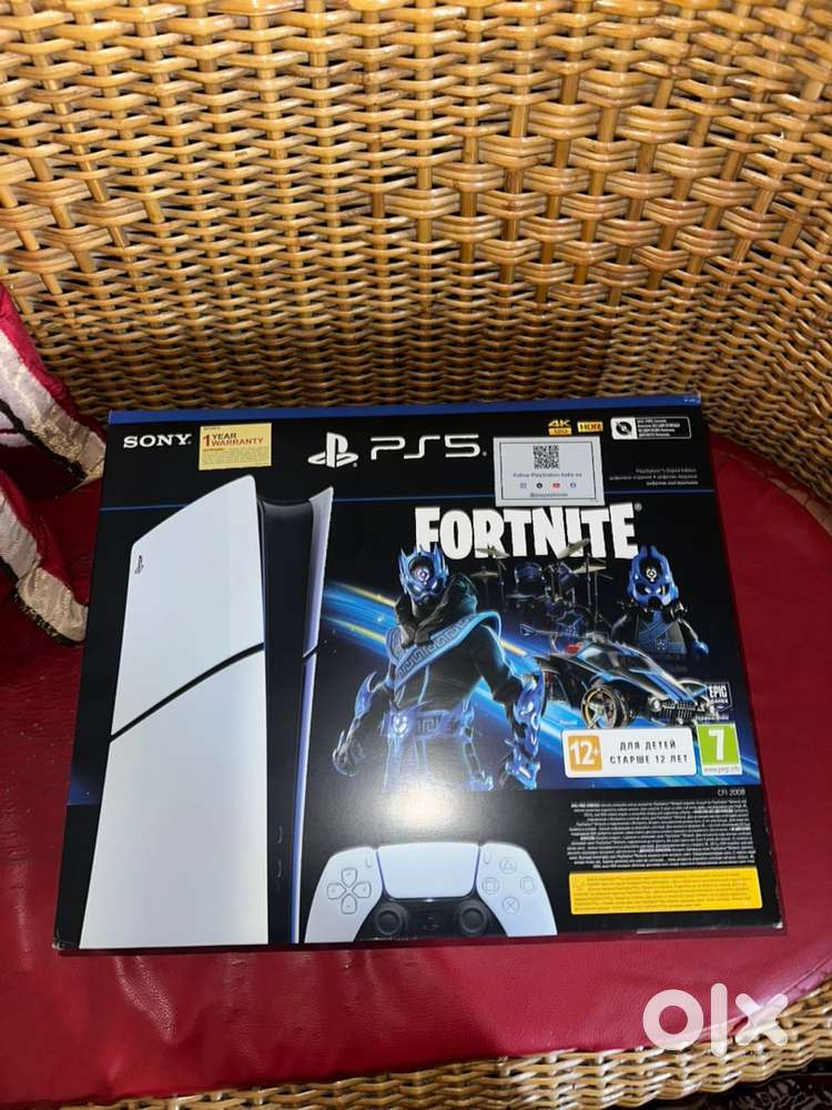 PS5 ( Playstation 5 fortnite edition )