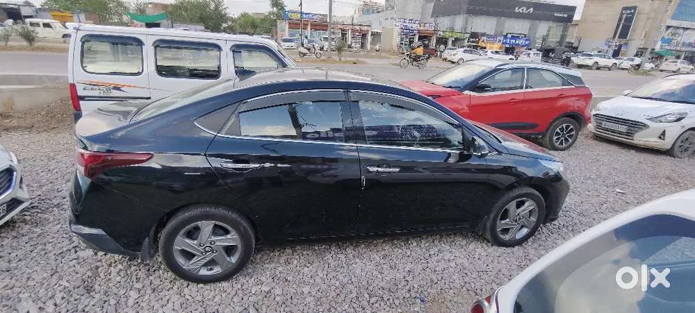 Hyundai Verna 2021 Diesel 
Black Colour Well Maintained