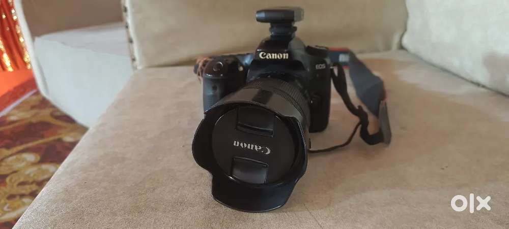 Canon 80d DSLR camera