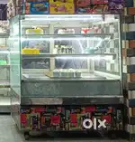 Cool cake counter