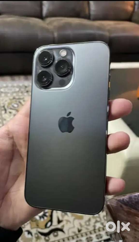 Selling my 6 month old iPhone 13 pro max need urgent money