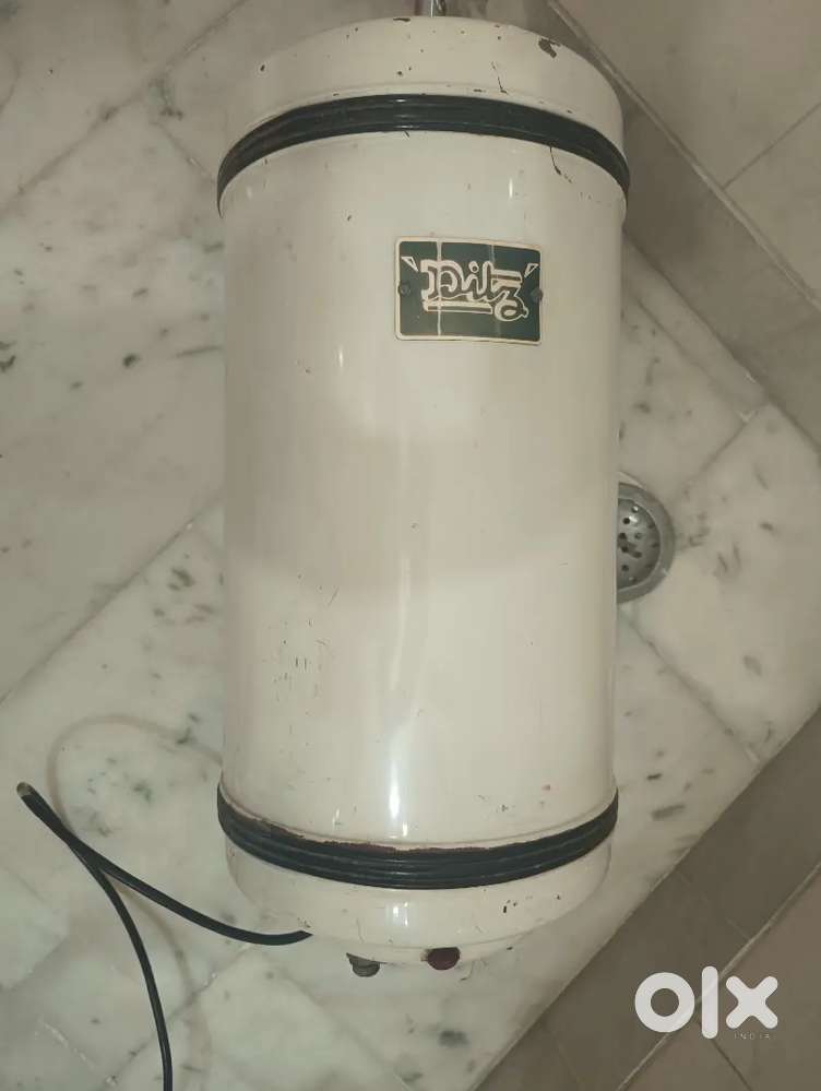 Hot water gyser