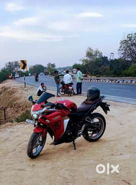 CBR 250r Honda Bick Me Koi Dikkat nhi hai A1 Conditions Hai