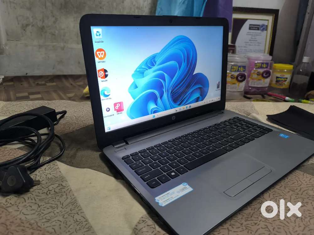 HP Laptop - i3    Drive - 512 GB