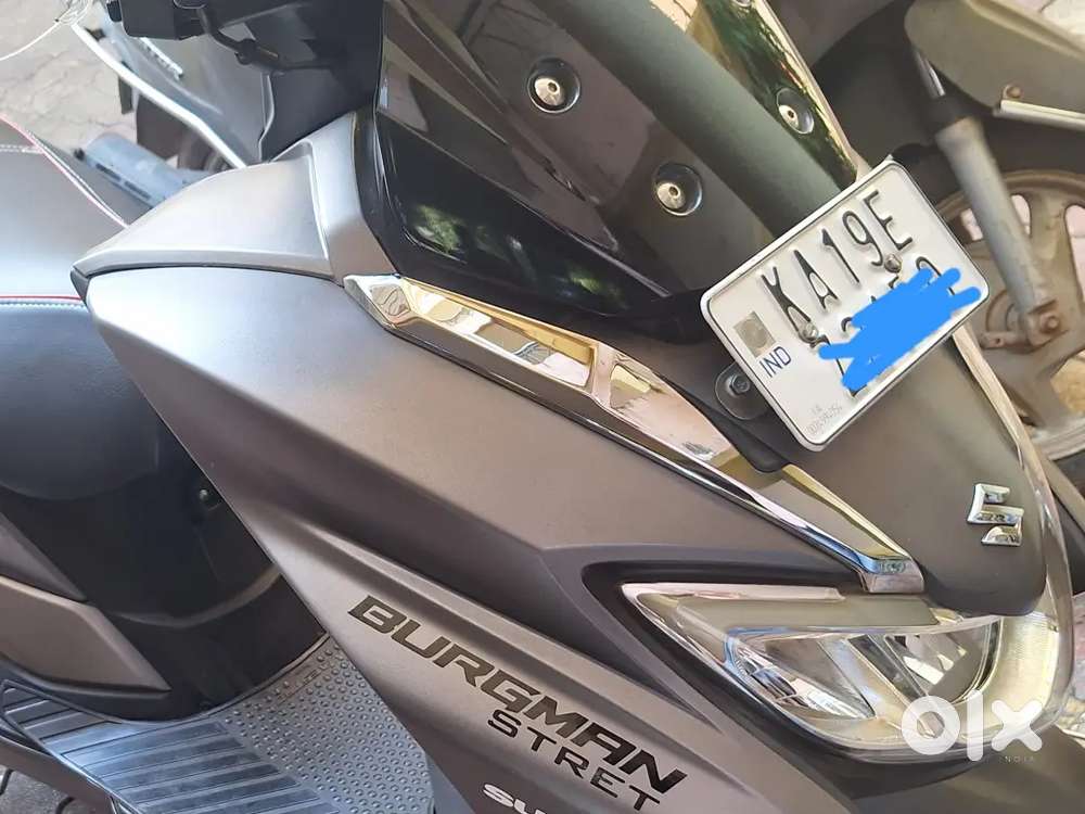 Single owner 22000km.genuine.km