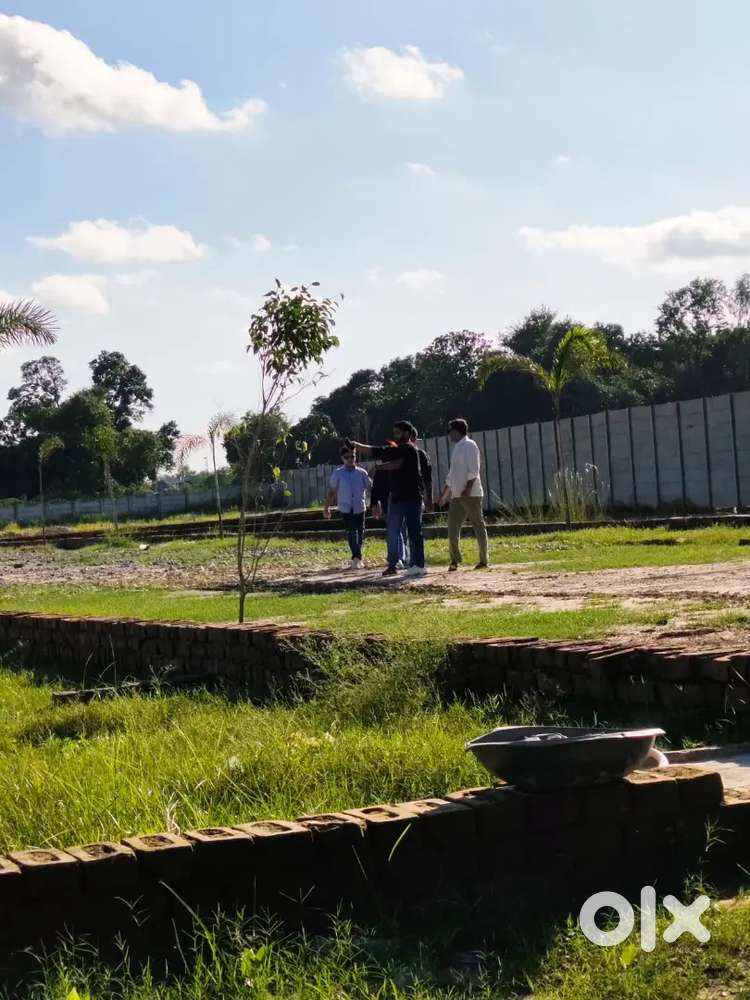 Ansal se kuch hi duri pe plot le matra 1999₹/सकफट me