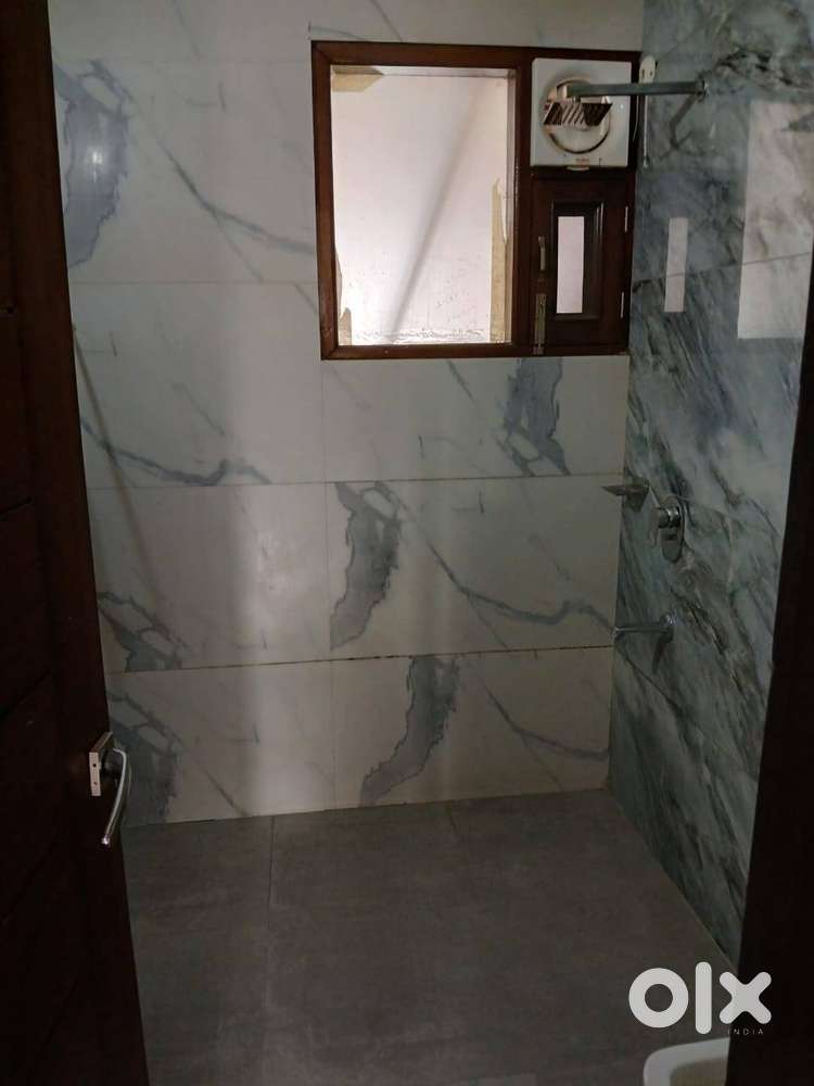 Sec,38 3bhk/3bath Semi furnished  70,000