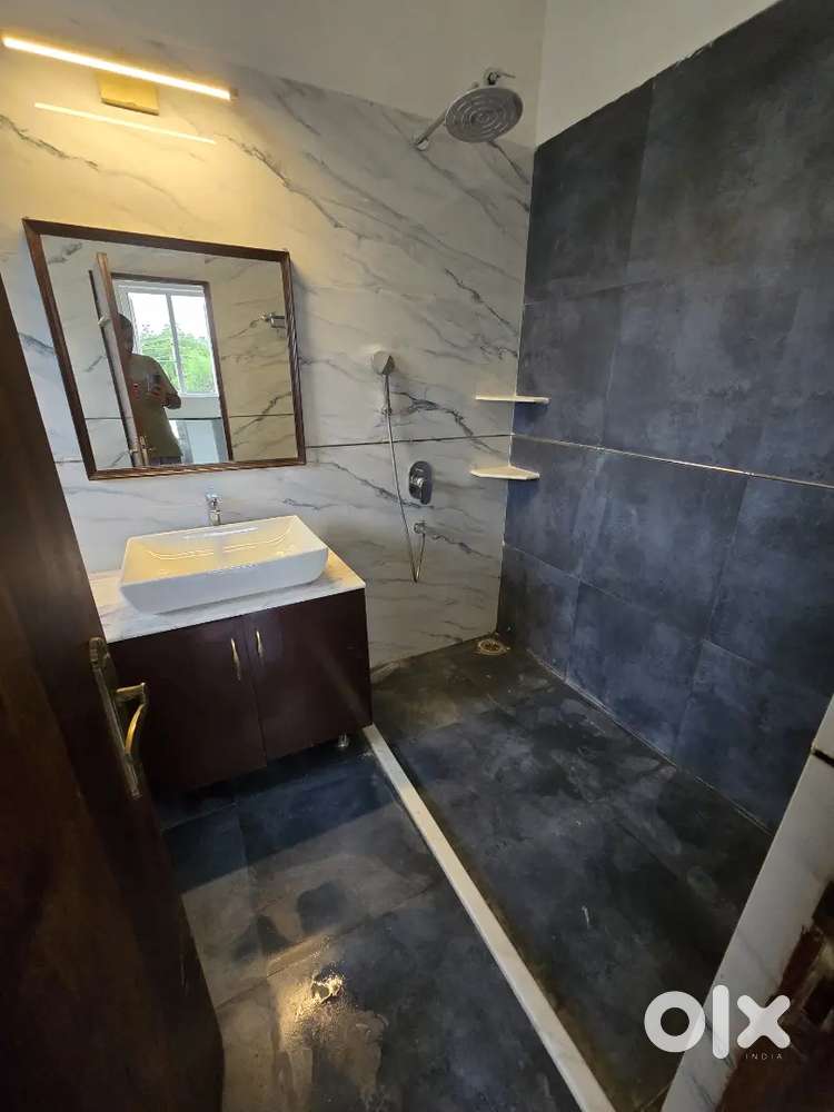 हाउस हेल्प केवल जेंट्स 18-25 साल अप्लाई करें।