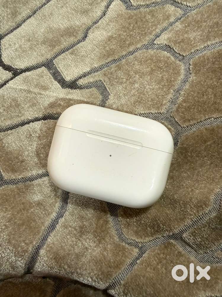 AIRPODS PRO - new like