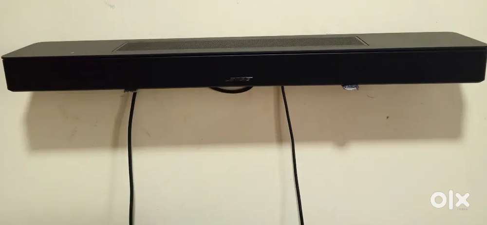 BOSE Smart soundbar 600 (1 yr old)