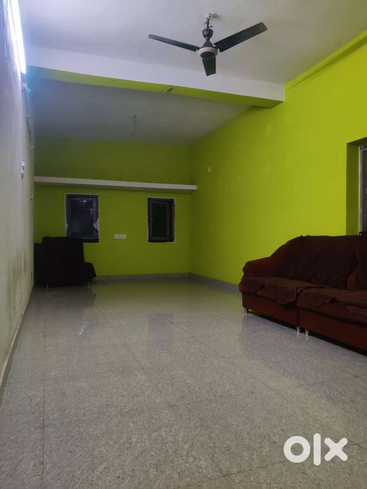 Office space near mainroad.