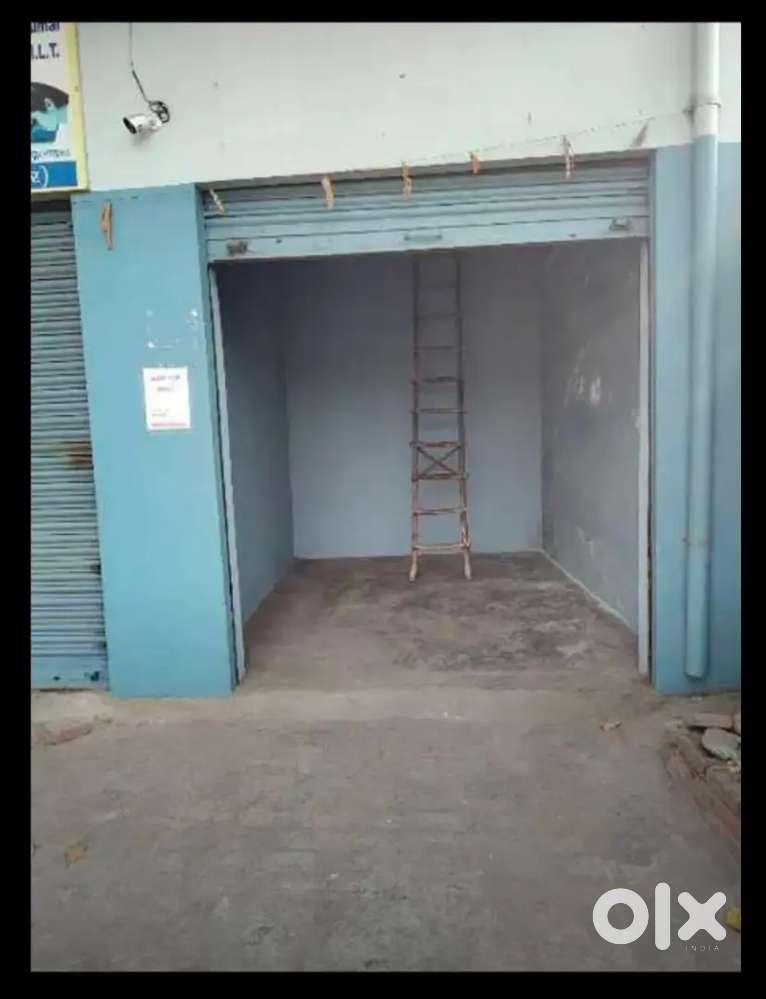 On road shop for rent