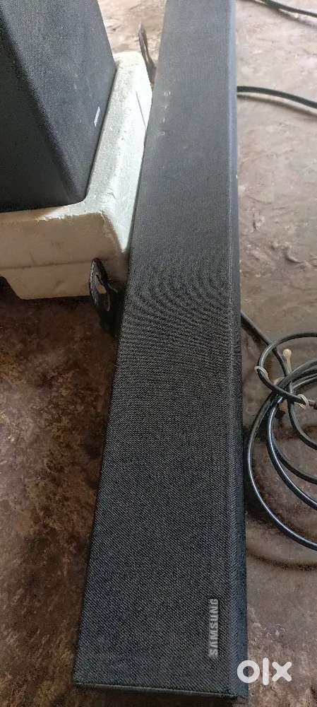 Samsung sound bar speaker home theatre with wireless sw Bluetooth