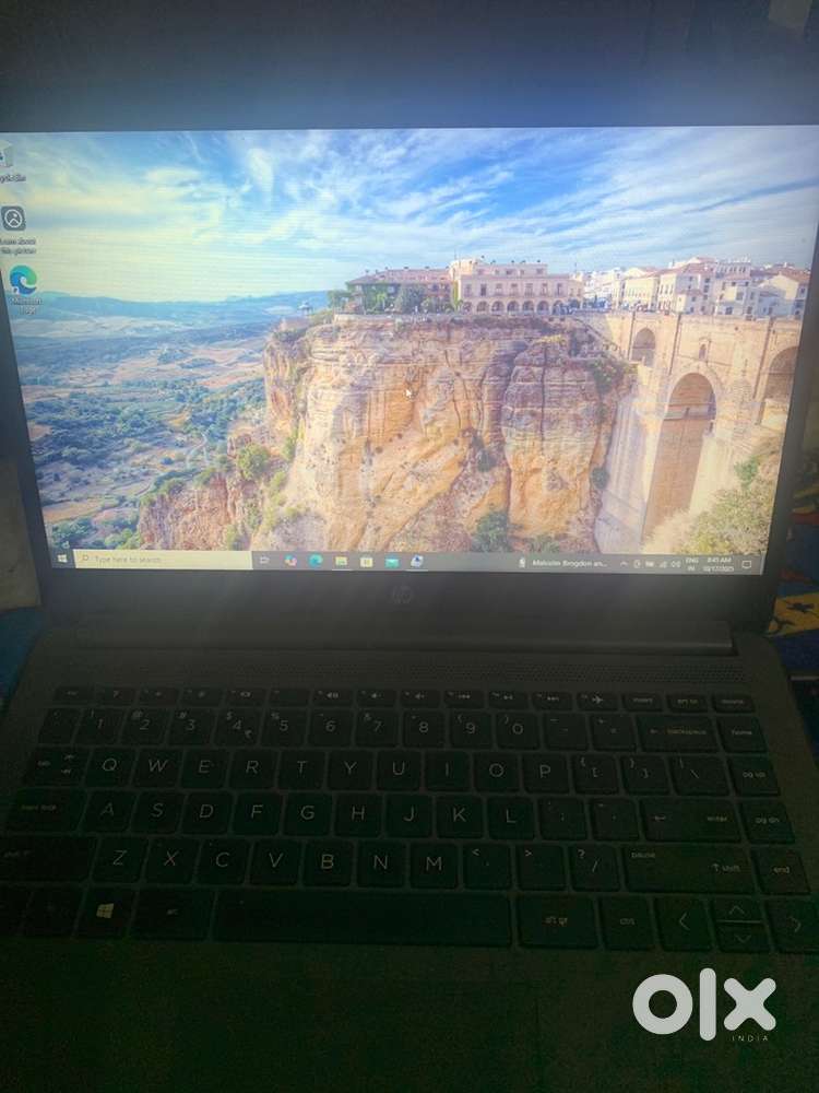 Laptop AMD Ryzen 3 5300 with redeon graphic