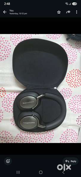 Bowers and wilkins Px8 black colour