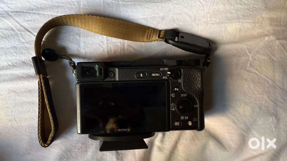 Sony A6400 + Accessories Bundle