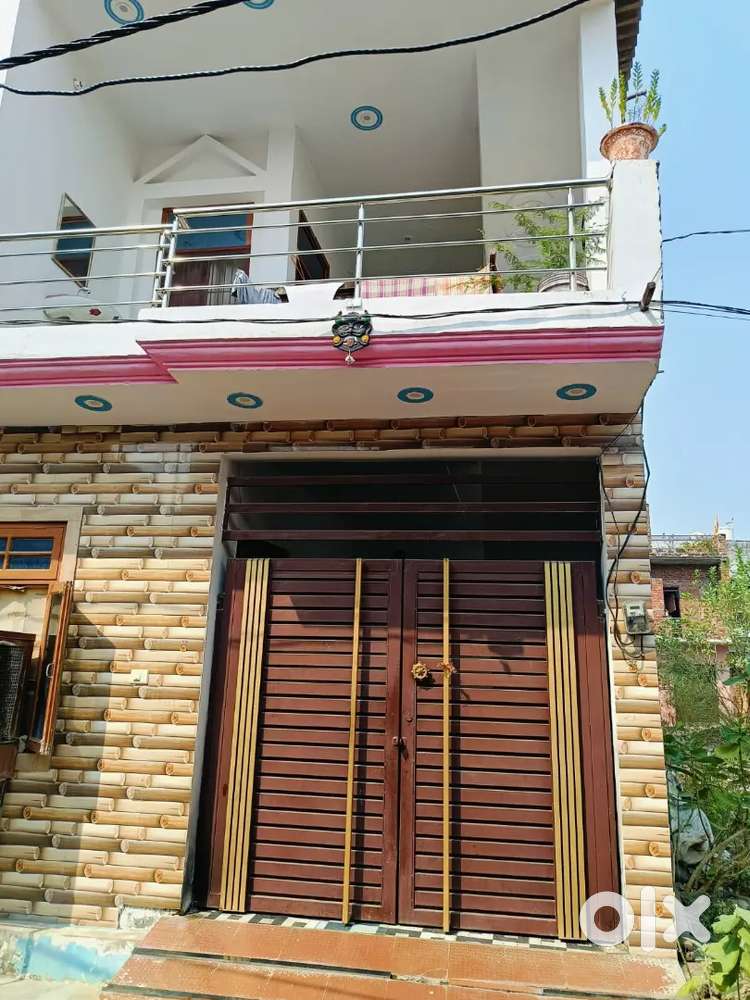 Urgent sell 700sq ft house buddheswar adarsh vihar