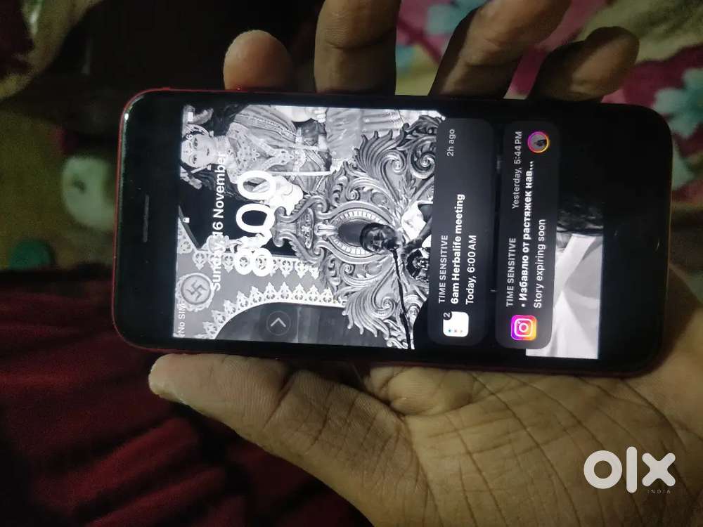 iPhone se 2020 128gb 100% battery health