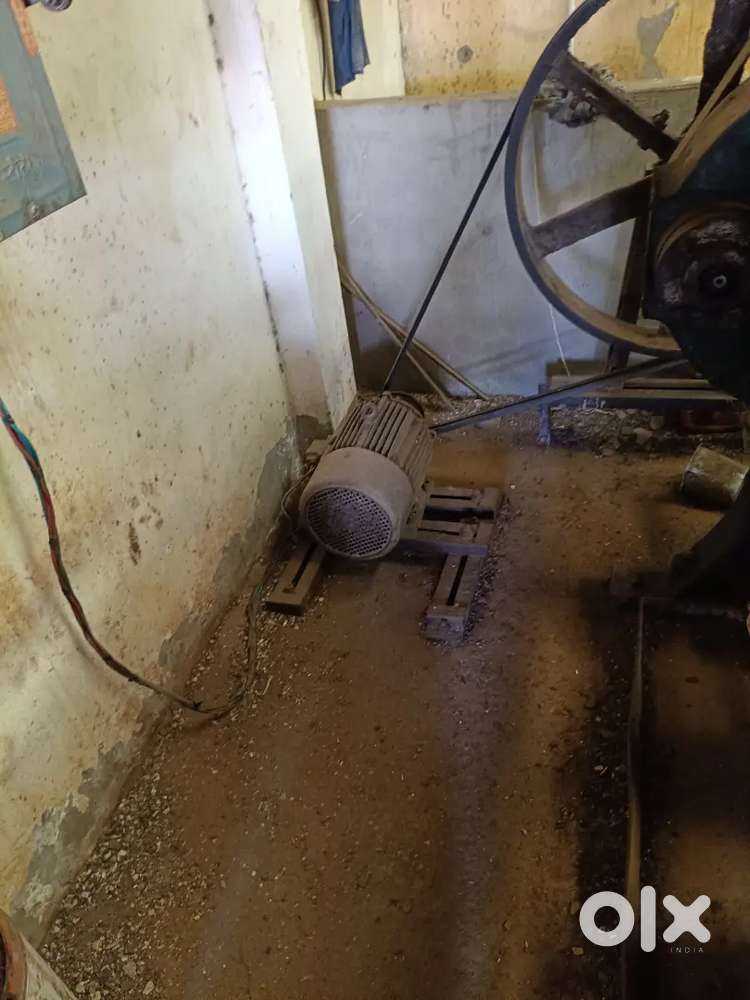 OIL EXPELLER / तेल का कोल्हू