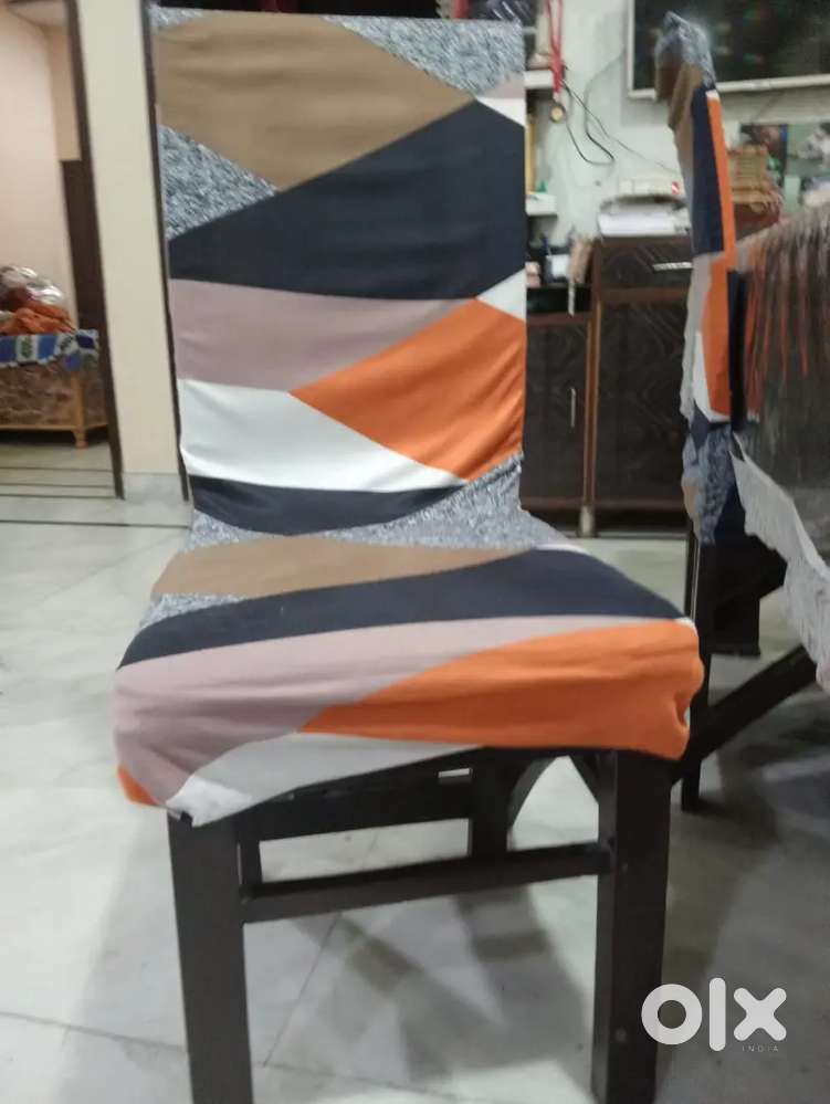 New  glass 6 seats  with chair cover and table cover good condition