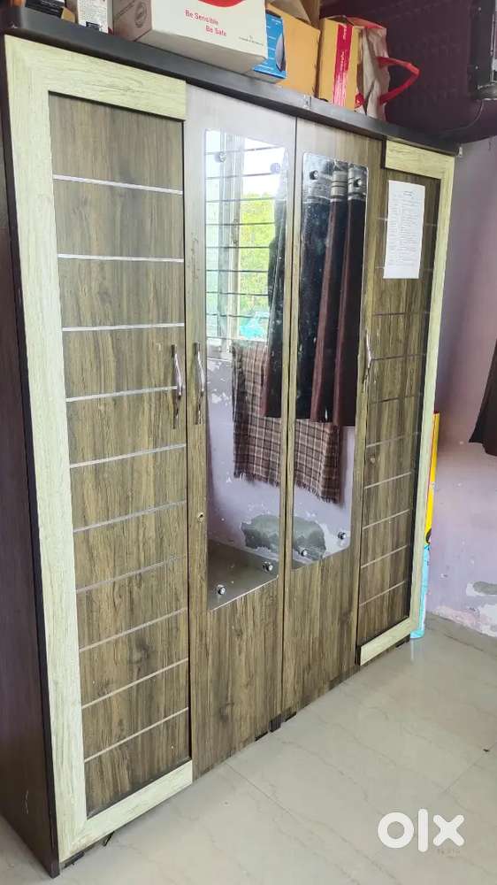 Urgent sell wardrobe and bed with petipalang