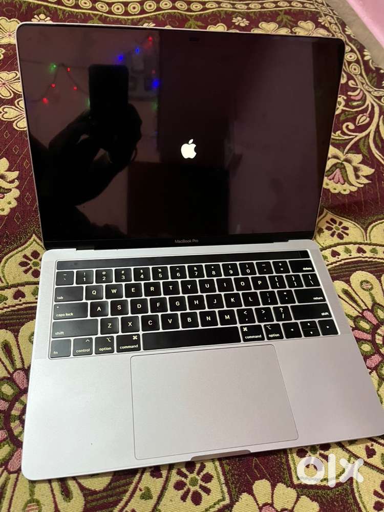 Apple macbook pro laptop
