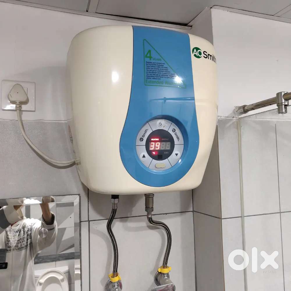 A0 Smith 15 litre with temperature display and remote