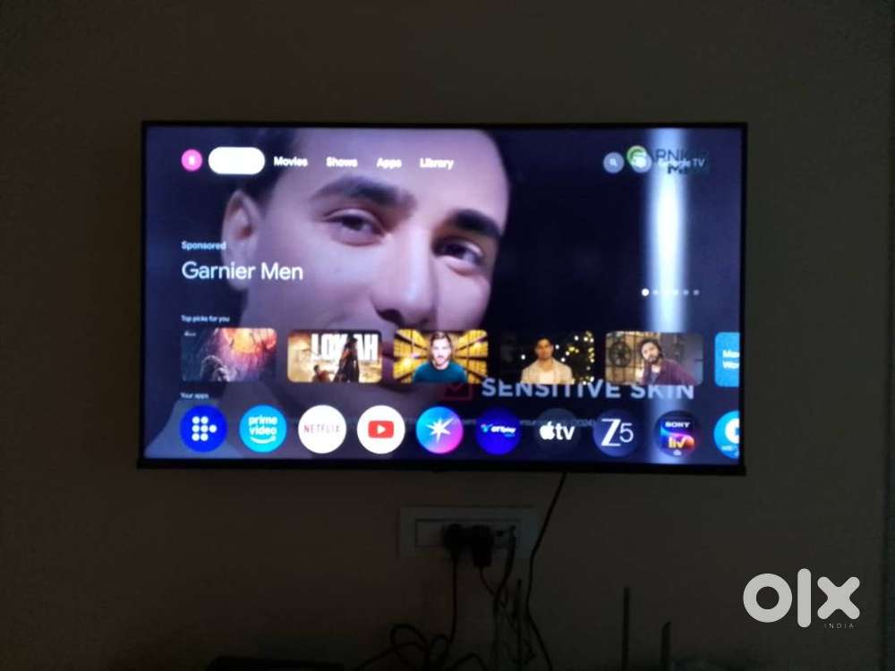 43' Toshiba Smart TV with Stabliser and Wall Mount for Sale