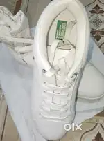 WHITE SNEAKERS