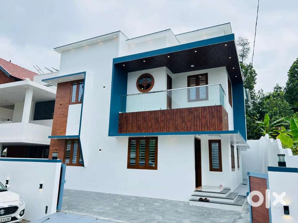 Nee branded house for sale near karyavattom pullanivila.