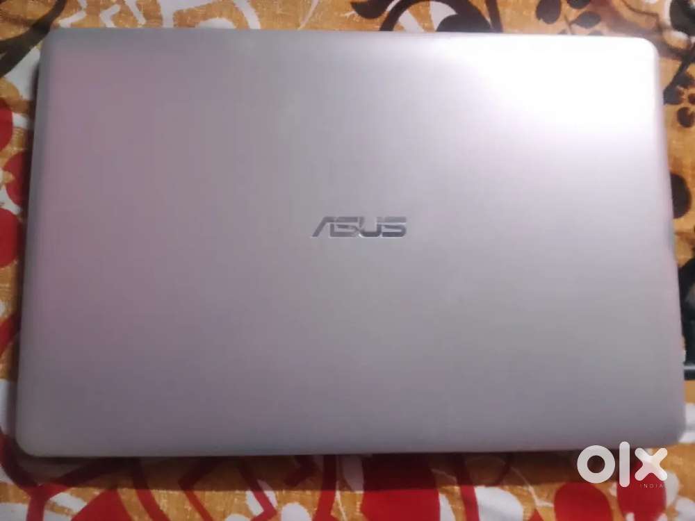 I want to sell my Asus laptop with adaptor and charger