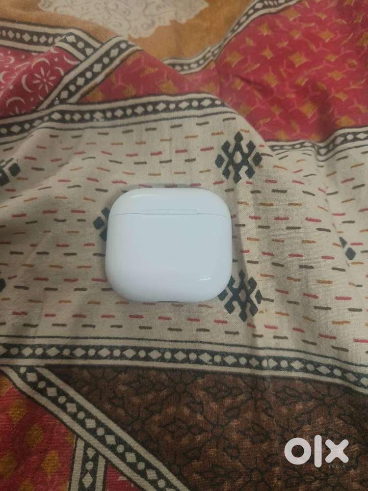 Airpods 4 with ANC(Active Noise Cancellation))