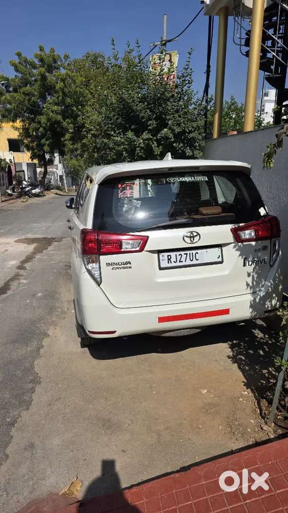 Toyota Innova Crysta 2.8 ZX Automatic Diesel Pearl White 1st owner