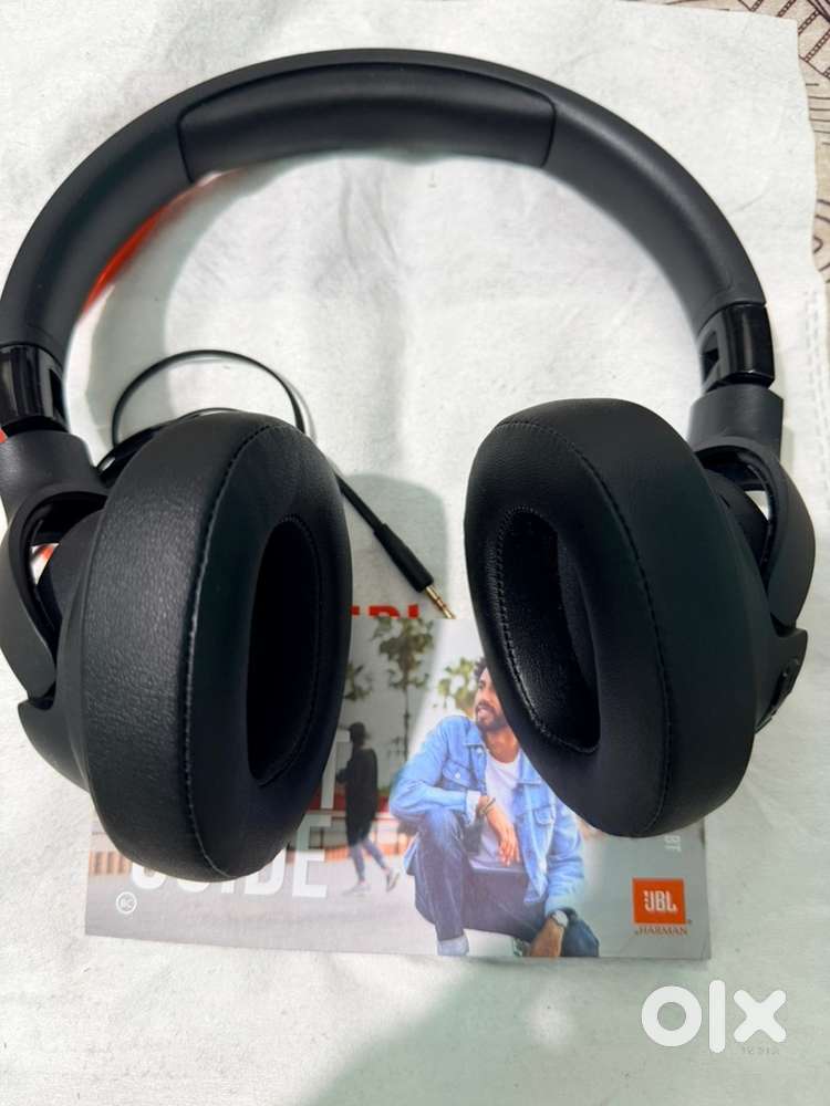JBL Tune 720BT Wireless Over Ear Headphones Bluetooth 5.3, Black