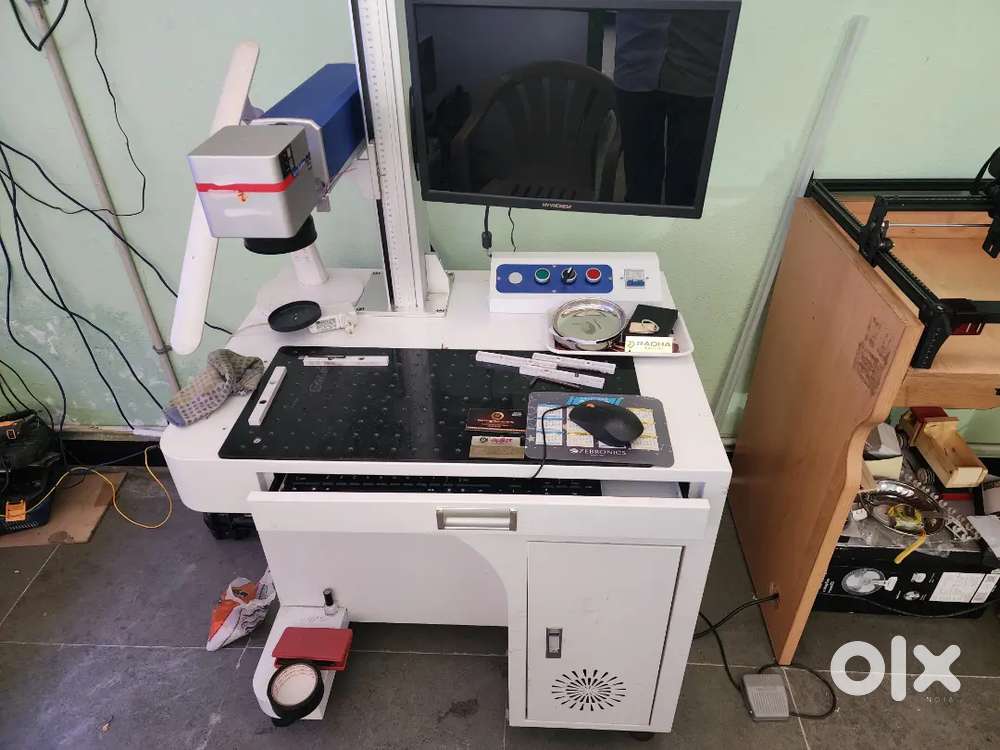 Fiber laser marking machine
