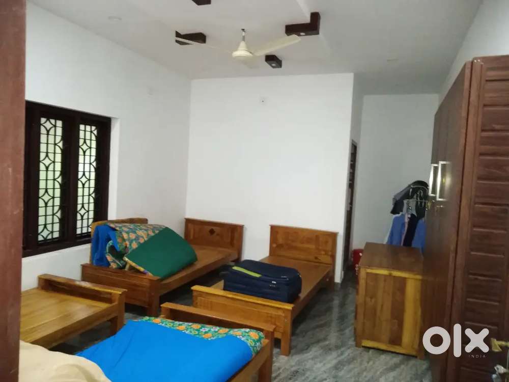 Rooms available for paying guest, for mens