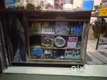 Dukaan ka smaan sale kr rha hu agr kisi ko lena h to btana