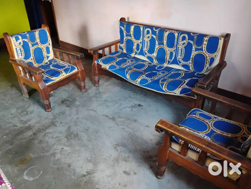 Sofa set with pillow