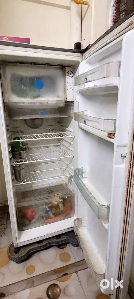 single door LG fridge on sell