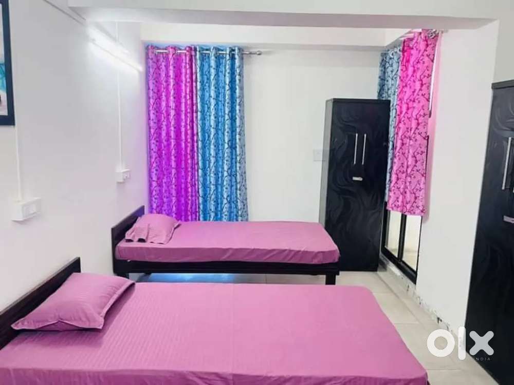 Sharing Boy's Pg Available At Sayajigunj.